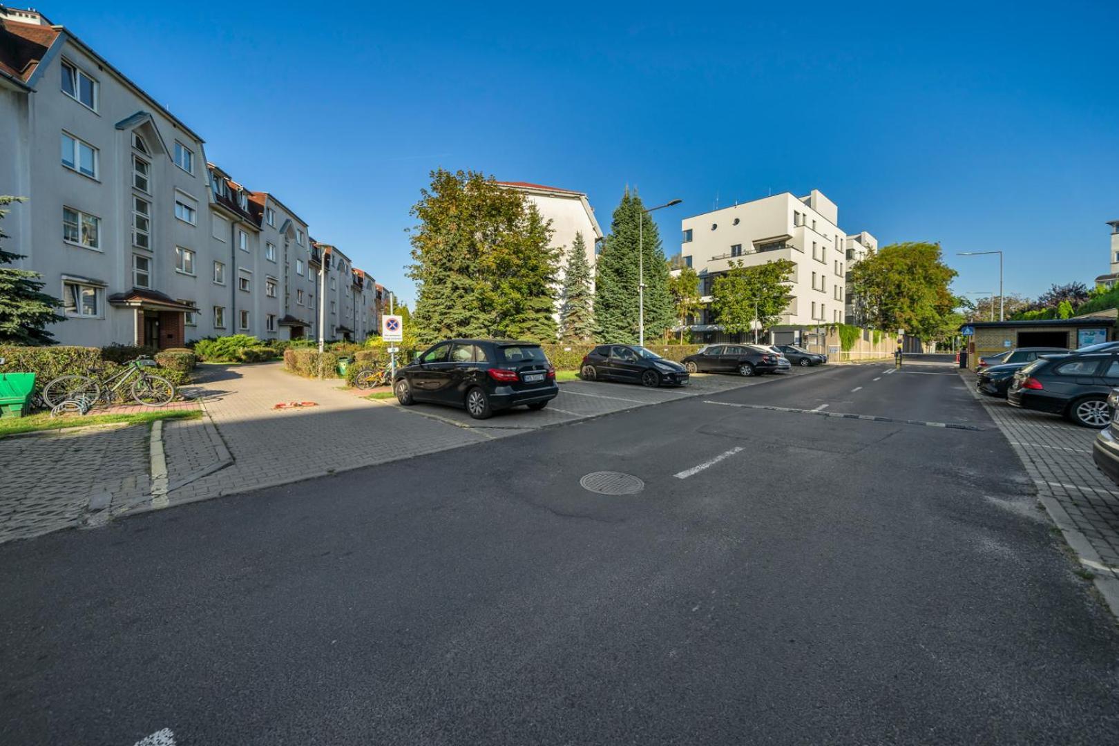 Apartmán Ochota - Park, Bus&trains Nearby - By Rentujemy
